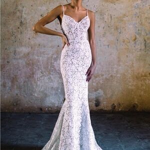 Brand new Wilderly Bride dress